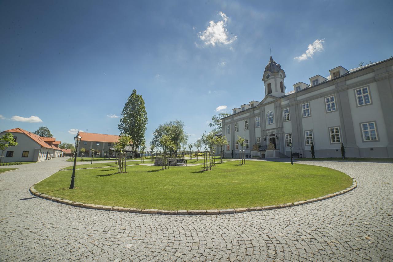 Hotel Panstvi Dlouha Lhota Zewnętrze zdjęcie