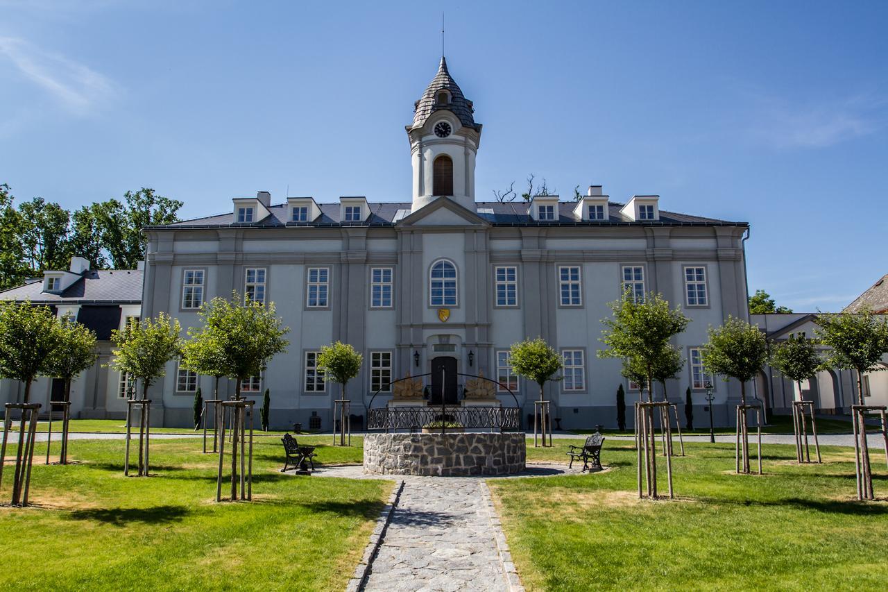 Hotel Panstvi Dlouha Lhota Zewnętrze zdjęcie