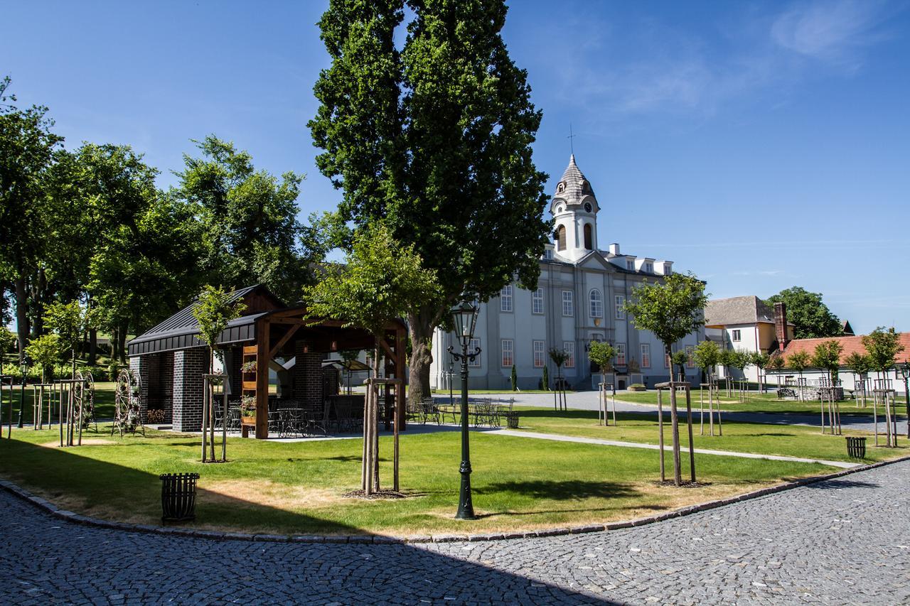 Hotel Panstvi Dlouha Lhota Zewnętrze zdjęcie