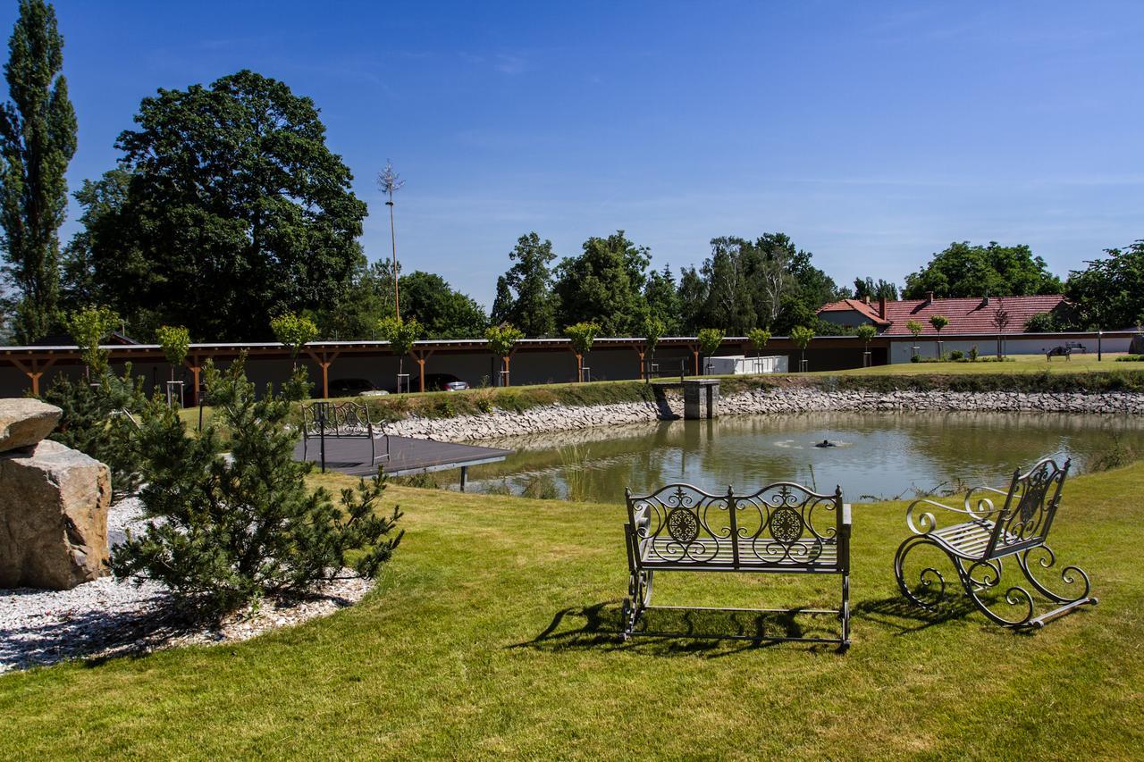 Hotel Panstvi Dlouha Lhota Zewnętrze zdjęcie